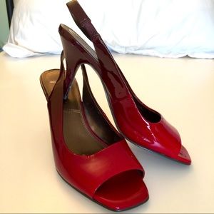 Tahari red ombré peep toe sling backs
